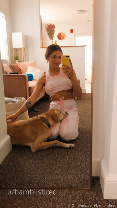 ぽっちゃりブロンドのオンリーファンズ 無料セックス 画像