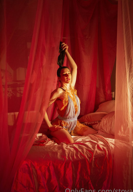 ヌード熟女オンリーファンズ 無料セックス 画像