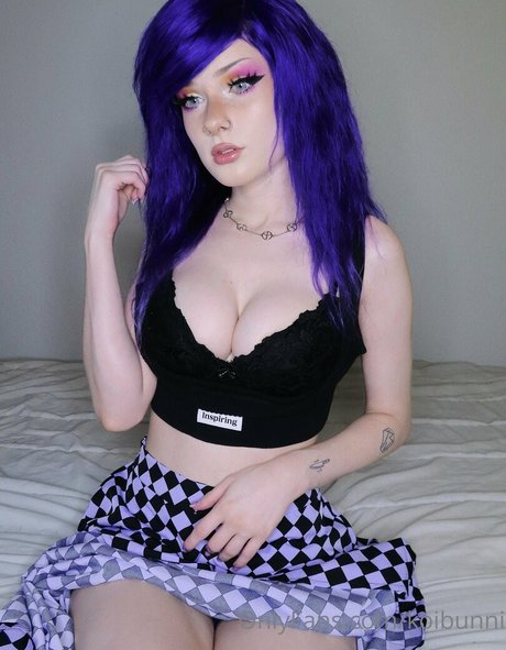 曲線美の女の子オンリーファンズ 無料エロ 画像