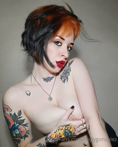 熟女Tバックオンリーファンズ 可愛い 画像