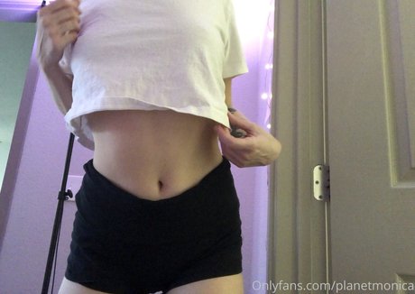 小さいチンポのシーメールオンリーファンズ ヌード 画像