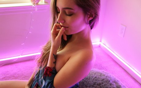 Planet Monica 裸のスター 画像