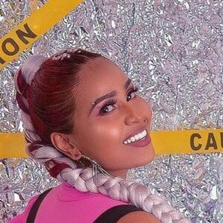 イギリスのおばあちゃんオンリーファンズ 無料セクシー 写真