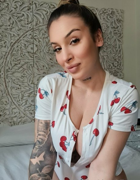 シャワー3P オンリーファンズ セクシー裸 ギャラリー