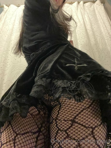 kttyghoul 高品質女優 写真