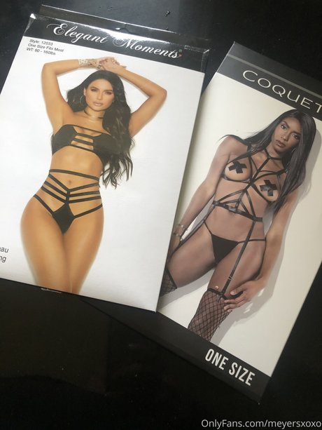 Aimee Lynn 裸のスター 写真