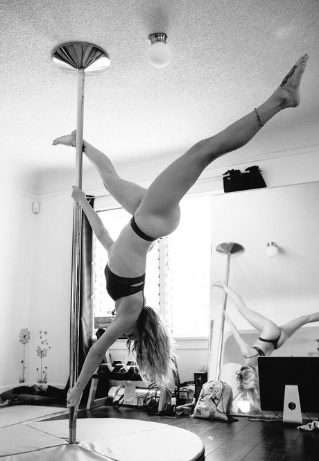 最もホットなティーンオンリーファン ホットセックス 画像