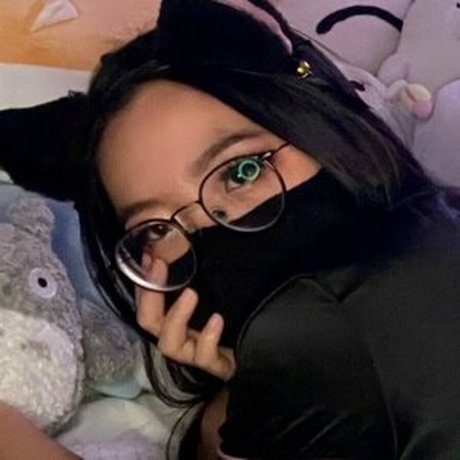 ニューハーフの乗馬オンリーファンズ アート裸 画像