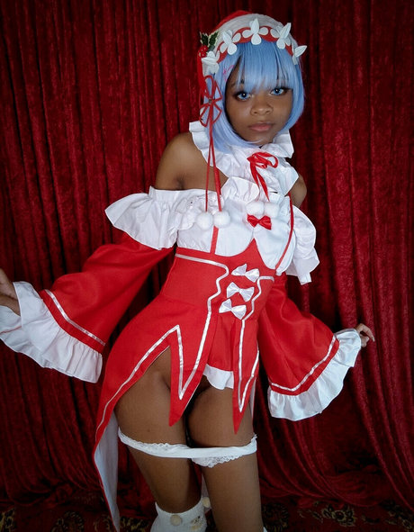 ぽっちゃりラテン系オンリーファンズ セクシーヌード 画像