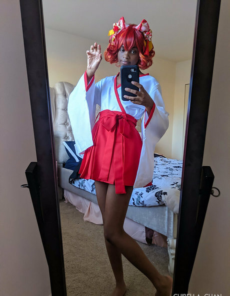 レズビアンの猫オンリーファンズ セクシー裸 画像