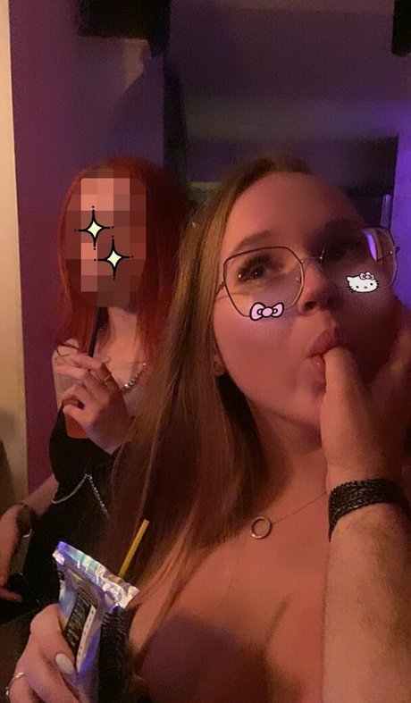 オイルを塗った巨乳オンリーファンズ xxx 画像