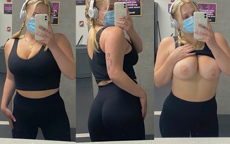 バン・オンリーファンズ 無料ポルノ 画像