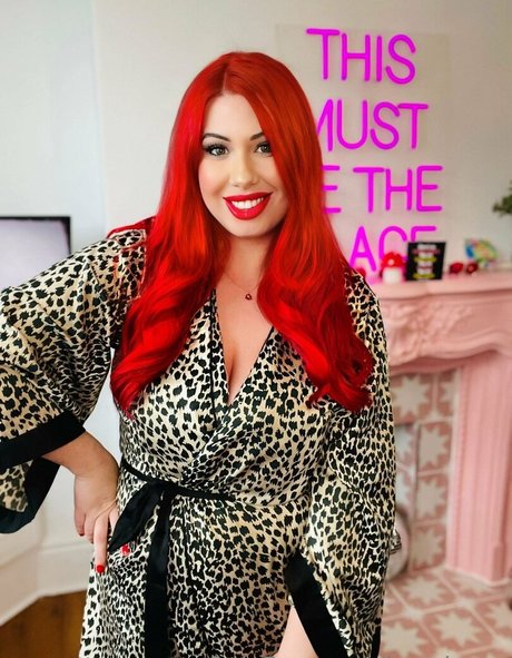 レディーボーイがオンリーファンズで射精 えろた 写真