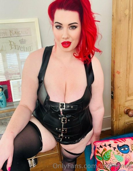 教室オンリーファン ポルノグラフィック 画像