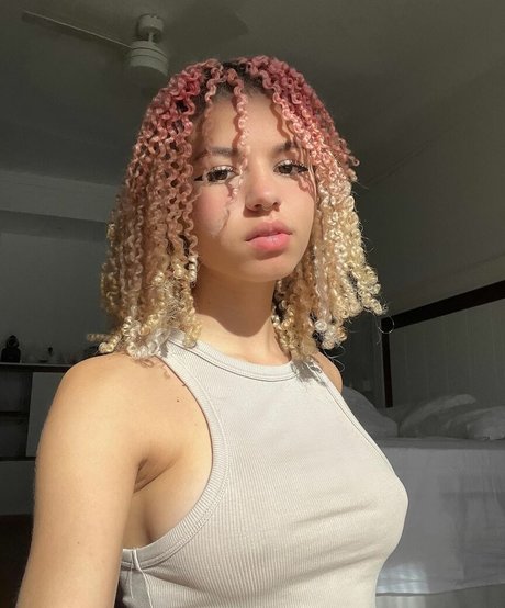 Larissa Kimberlly 高品質モデル 写真