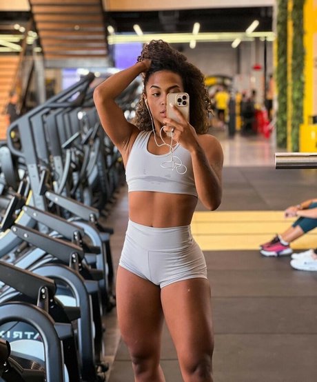 Luiza Vilela 完璧なスター 写真