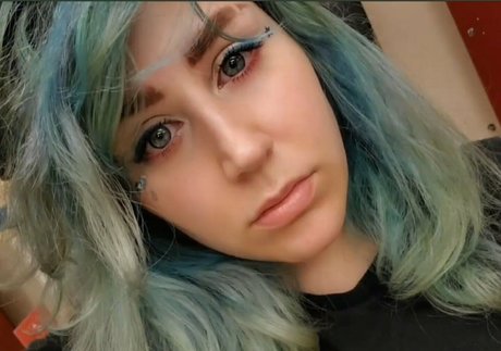 avalei free 高品質モデル 写真