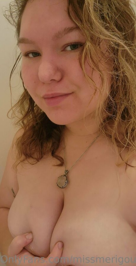 ボディビルダーヌードオンリーファンズ 無料エロ 写真