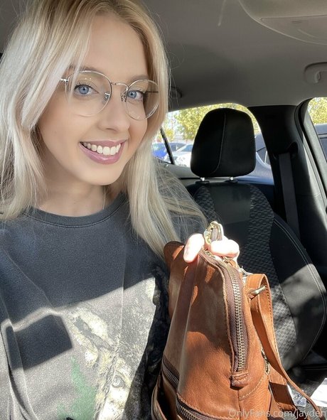 キッチンセックスオンリーファンズ アート裸 画像