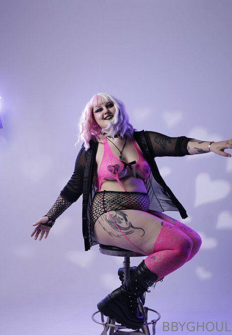 babyghoulbunda ヌードのポルノスター ギャラリー