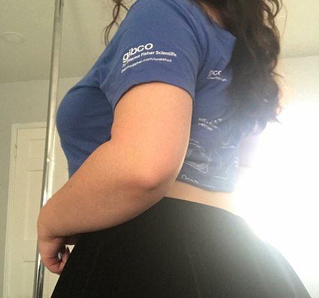 妊娠中のオンリーファンズ ポルノ 画像