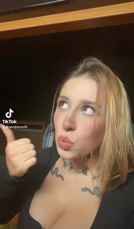 熟女のおっぱいオンリーファンズ 美しいポルノ 画像