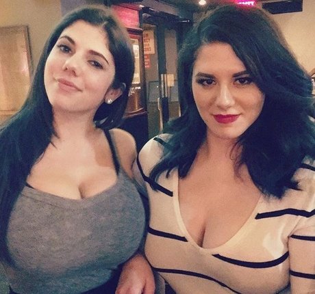 Emily H Barry 素敵な女優 写真