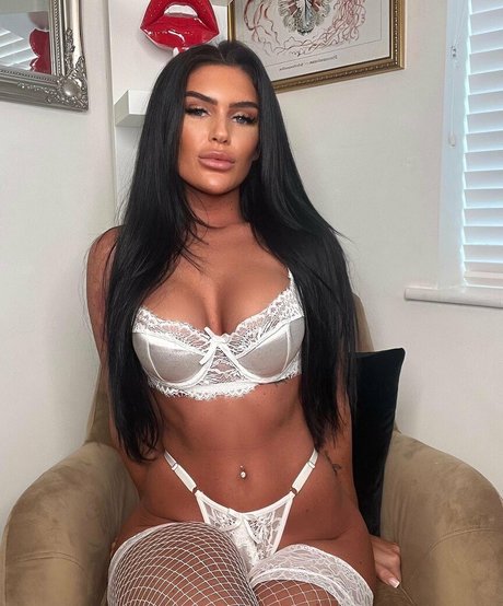 巨乳タトゥーオンリーファンズ セックス 画像