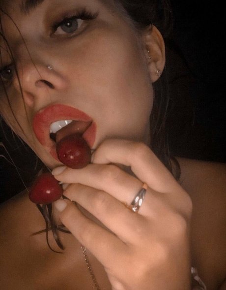 nastya marakuja 素敵なポルノスター 写真