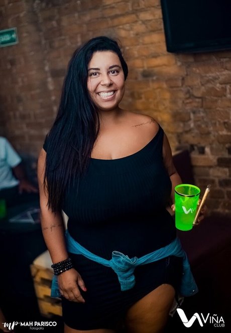 オンリーファンズを崇拝する エロチック 写真