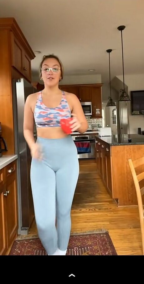 Maddie Goetz 無料女優 画像