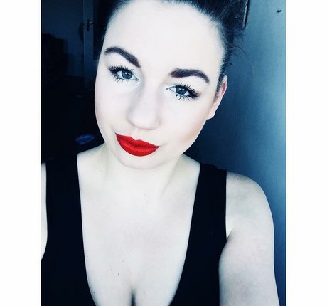 fuzyfruzsina 最高のモデル 写真