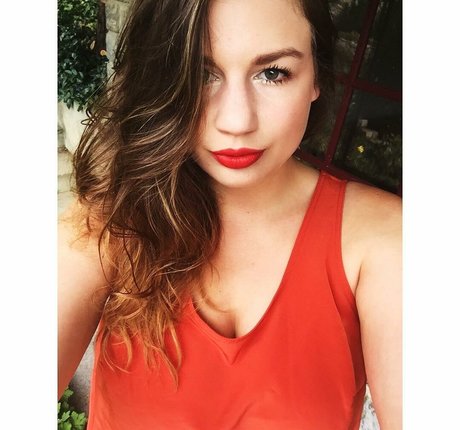 fuzyfruzsina ヌードモデル 画像