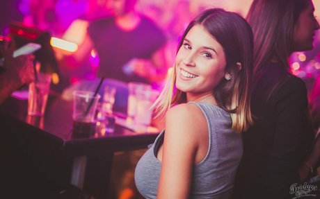 デカ尻ティーンオンリーファンズ 無料エロ ギャラリー