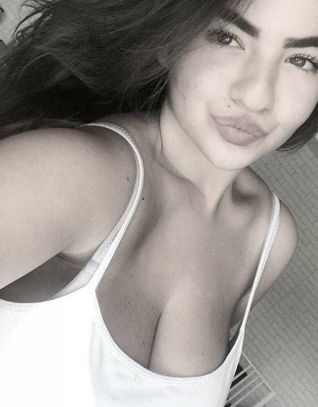 金髪の顔射オンリーファンズ ホットセクシー 写真