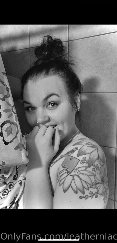 leathernlace393 美しいモデル 写真