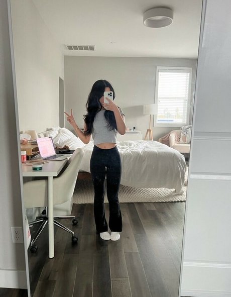 2人のオンリーファンズ 美しいヌード 画像