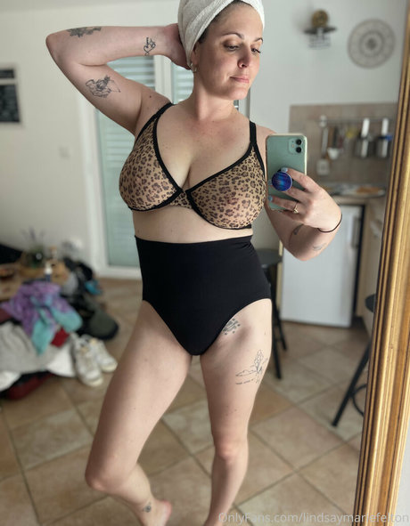 lindsaymariefelton 完璧なスター アーカイブ