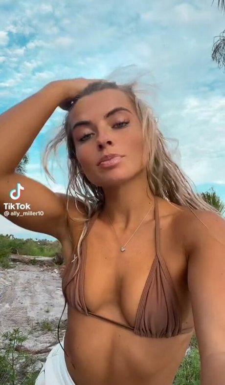 Ally Miller スター ヌード ギャラリー