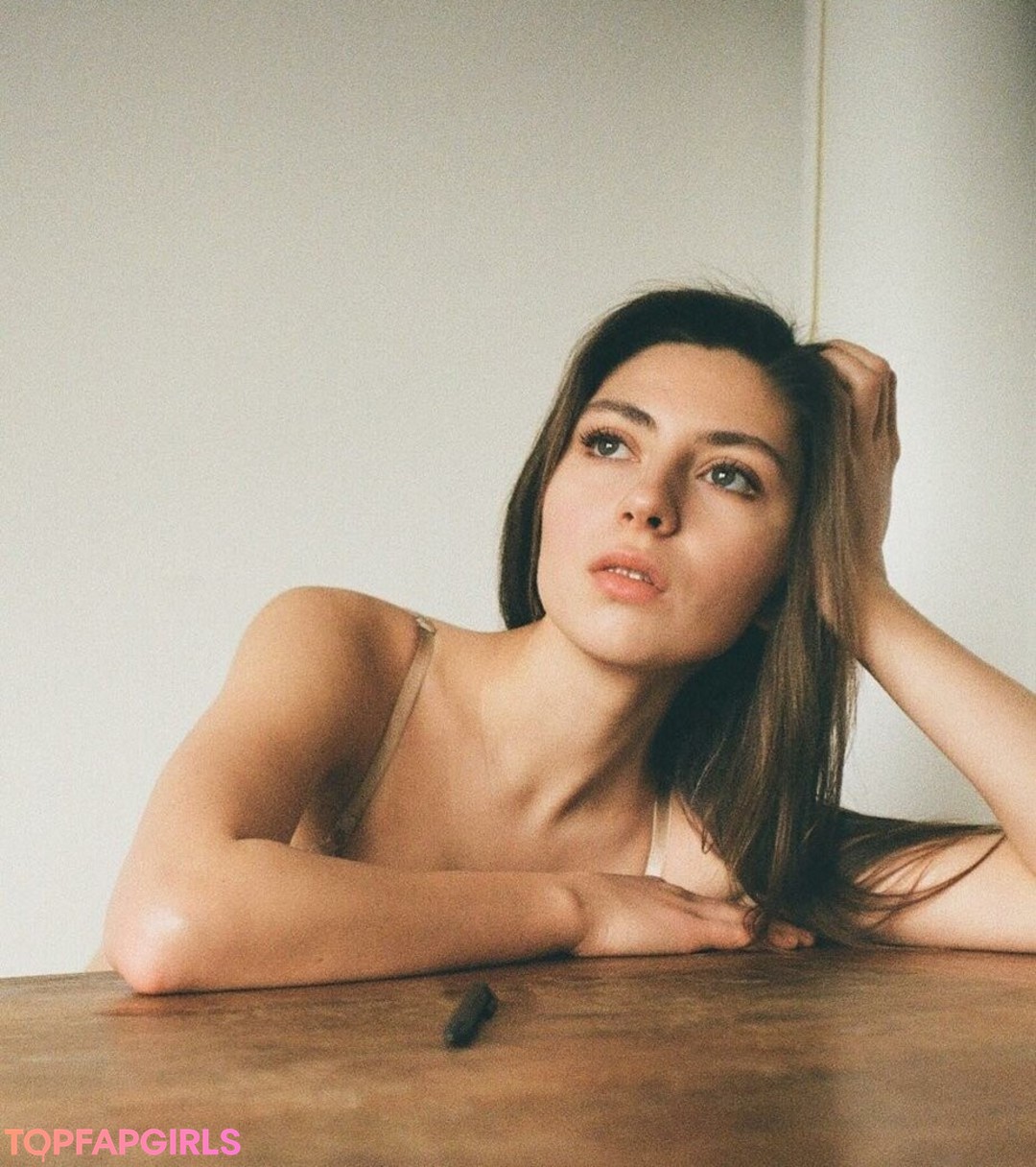 Anna Dubowick ポルノモデル 写真