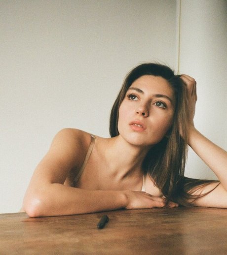 Anna Dubowick ポルノモデル 写真