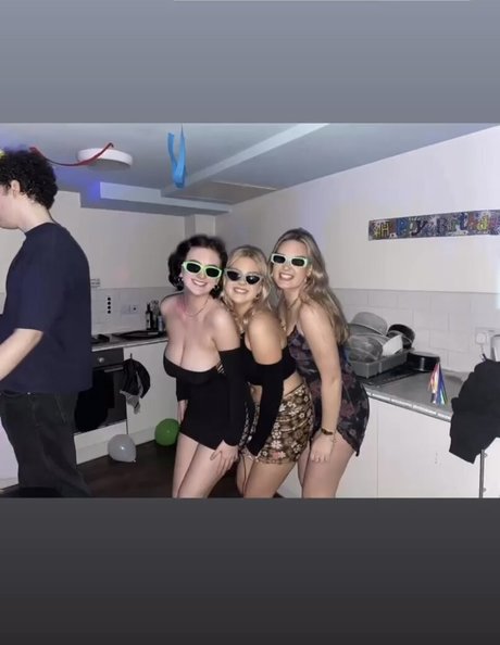 フラットオンリーファン アートポルノ 画像