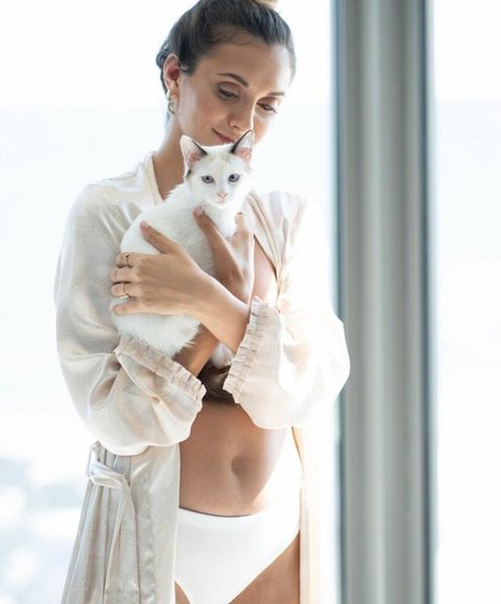 Alyson Stoner 独占スター 写真