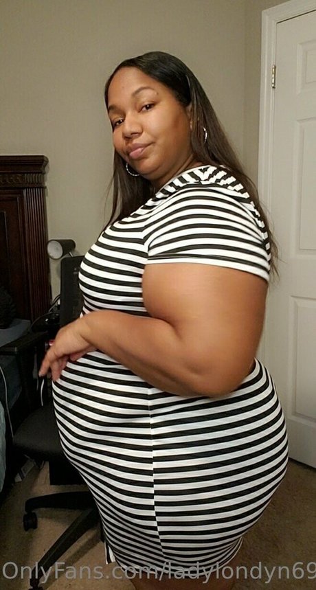 ladylondyn69 裸のスター 写真