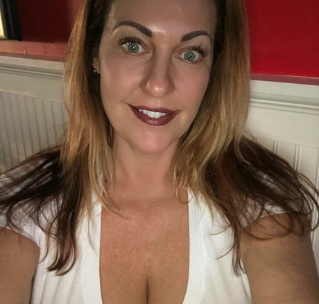 KellyK 美しいポルノスター 写真