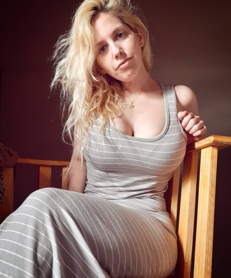 Maria Celeste ホットスター 写真