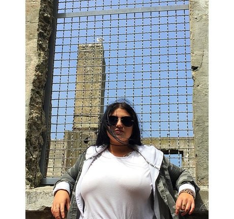 アマチュアペッギングオンリーファンズ アートポルノ ギャラリー