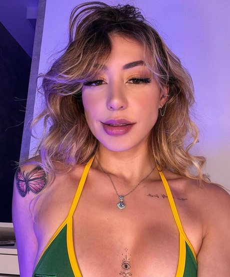 Nicole Louise 限定モデル 写真