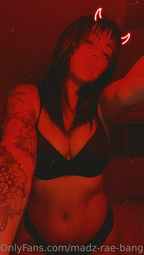 madz rae bangz セクシーなスター 画像