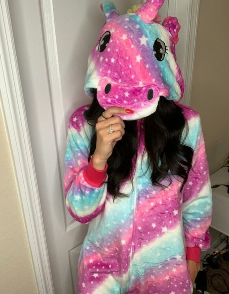 arianamarie セックスモデル 画像